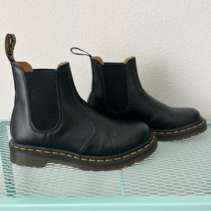 Doc Marten 2976 Chelsea Boot, Women’s 6